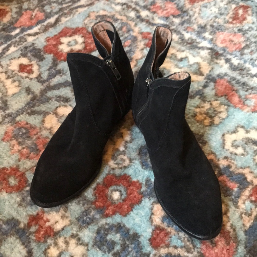 Black Seychelles booties